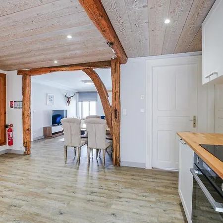 Le De Jade Apartment